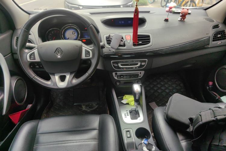 Used Renault Fluence 2015 2.0L Fashion Edition Center Console