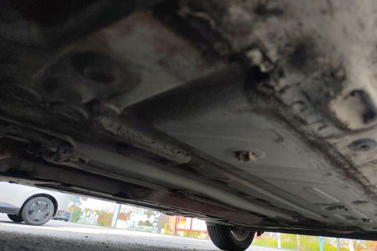 Used Renault Fluence 2015 2.0L Fashion Edition Chassis Front Left