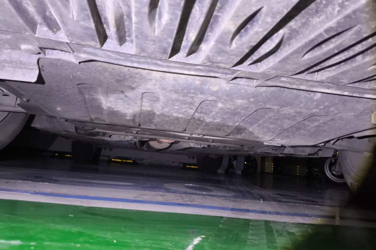 Used Renault Fluence 2015 2.0L Fashion Edition Chassis Front