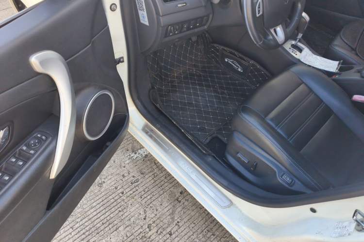 Used Renault Fluence 2015 2.0L Fashion Edition Driver Seat