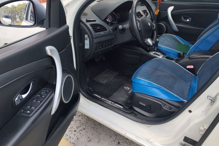 Used Renault Fluence 2015 2.0L Fashion Edition Driver Seat