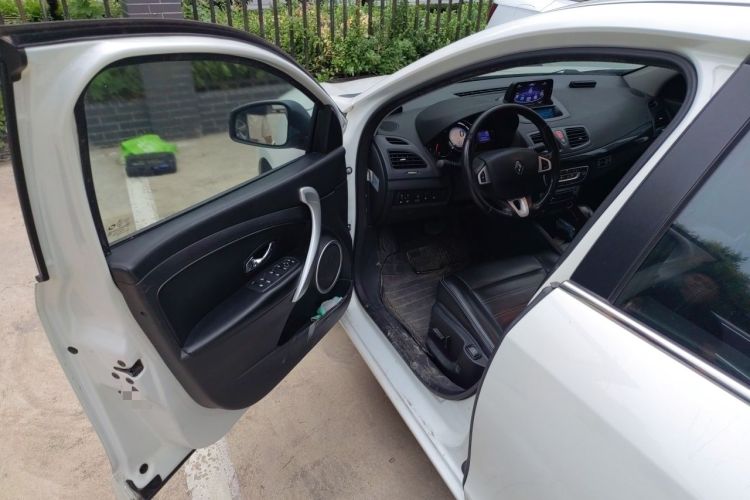 Used Renault Fluence 2015 2.0L Fashion Edition Driver Seat