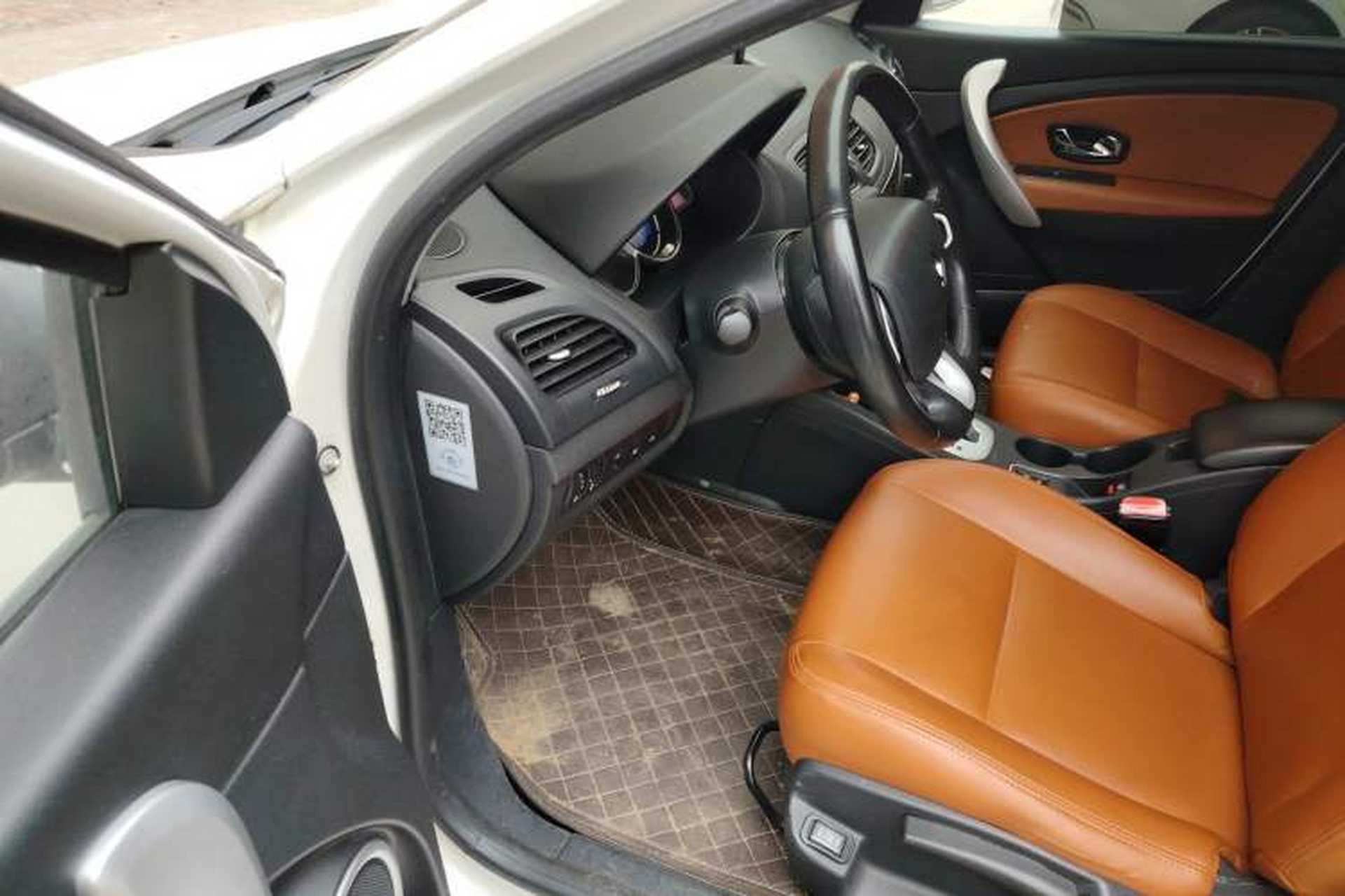 Used Renault Fluence 2015 2.0L Standard Edition Driver Seat