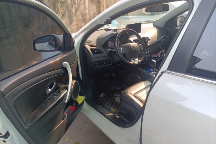 Used Renault Fluence 2015 2.0L Fashion Edition Driver Seat