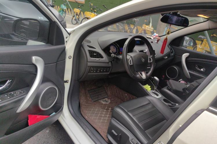 Used Renault Fluence 2015 2.0L Fashion Edition Driver Seat