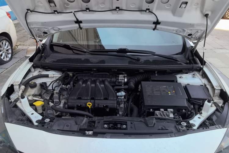 Used Renault Fluence 2015 2.0L Fashion Edition Engine Bay