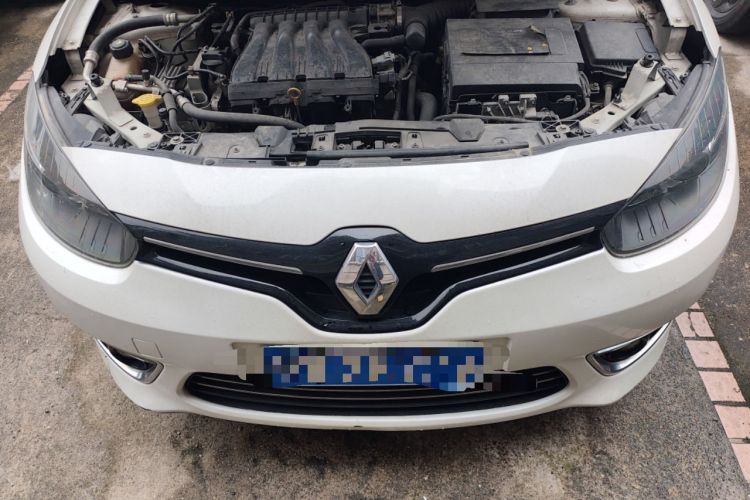 Used Renault Fluence 2015 2.0L Fashion Edition Engine Bay