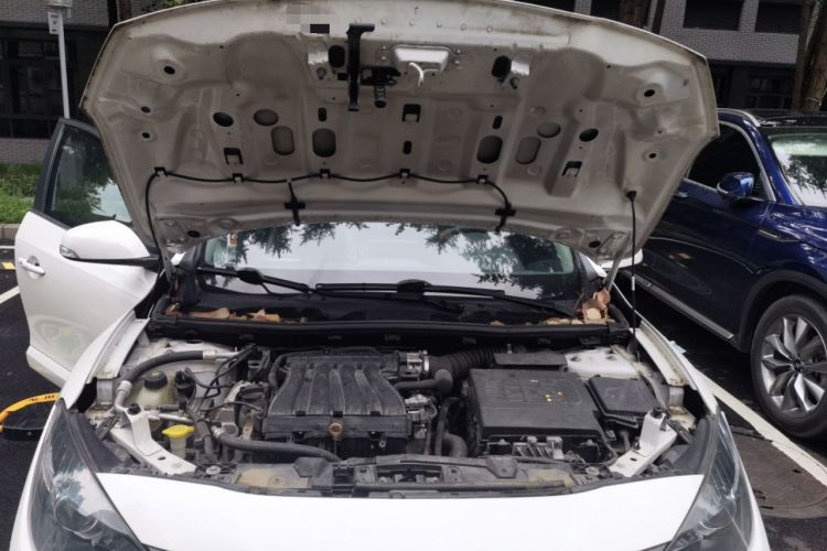 Used Renault Fluence 2015 2.0L Fashion Edition Engine Bay