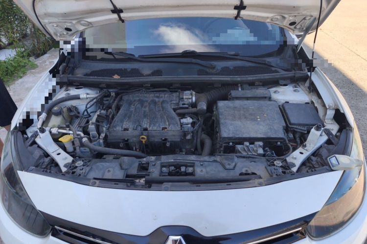 Used Renault Fluence 2015 2.0L Fashion Edition Engine Bay