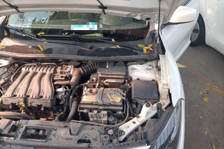 Used Renault Fluence 2015 2.0L Fashion Edition Engine Bay Left