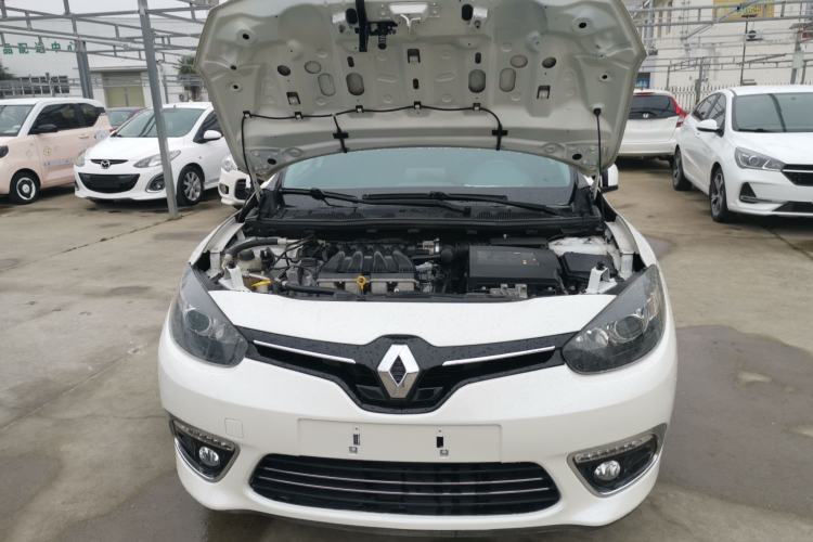 Used Renault Fluence 2015 2.0L Fashion Edition Engine Bay