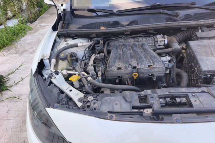 Used Renault Fluence 2015 2.0L Fashion Edition Engine Bay Right