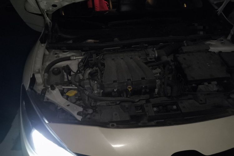 Used Renault Fluence 2015 2.0L Fashion Edition Engine Bay Right