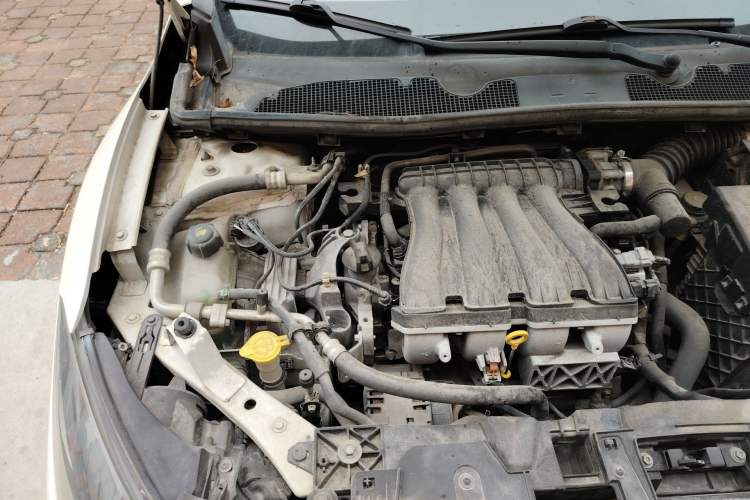 Used Renault Fluence 2015 2.0L Standard Edition Engine Bay Right