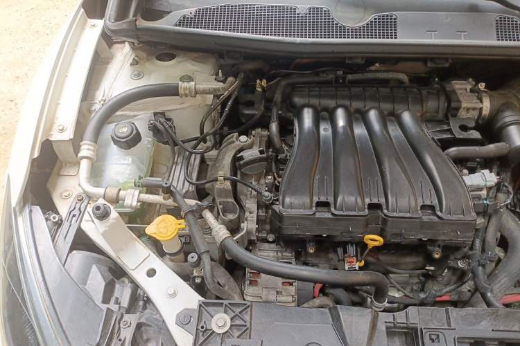 Used Renault Fluence 2015 2.0L Fashion Edition Engine Bay Right