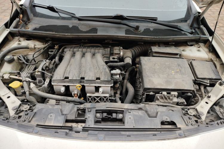 Used Renault Fluence 2015 2.0L Standard Edition Engine Bay