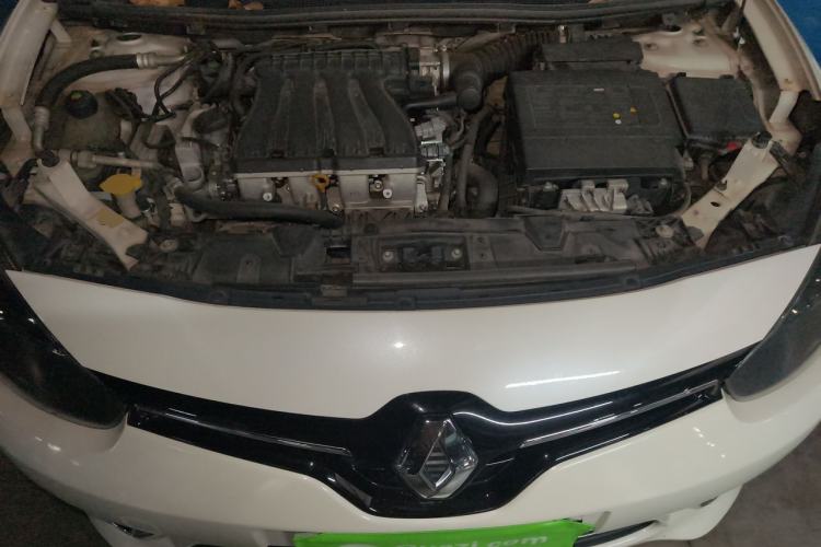 Used Renault Fluence 2015 2.0L Fashion Edition Engine Bay