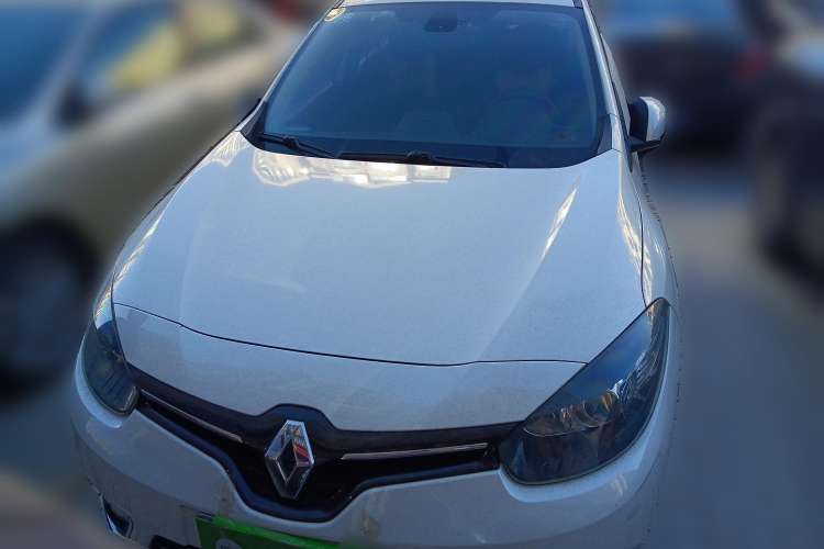 Used Renault Fluence 2015 2.0L Fashion Edition Front