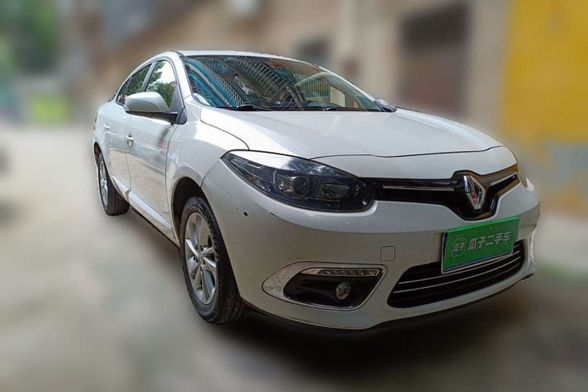 Used Renault Fluence 2015 2.0L Fashion Edition Front Right 45 Deg