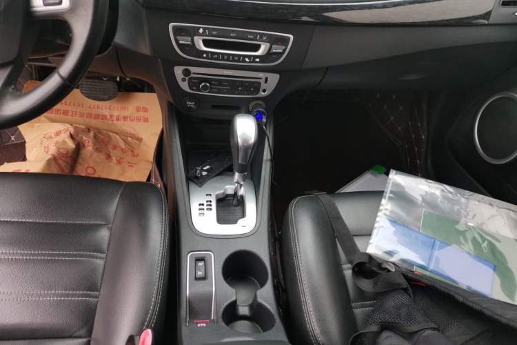 Used Renault Fluence 2015 2.0L Fashion Edition Gear Lever