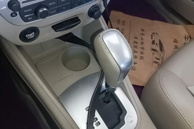 Used Renault Fluence 2015 2.0L Fashion Edition Gear Lever