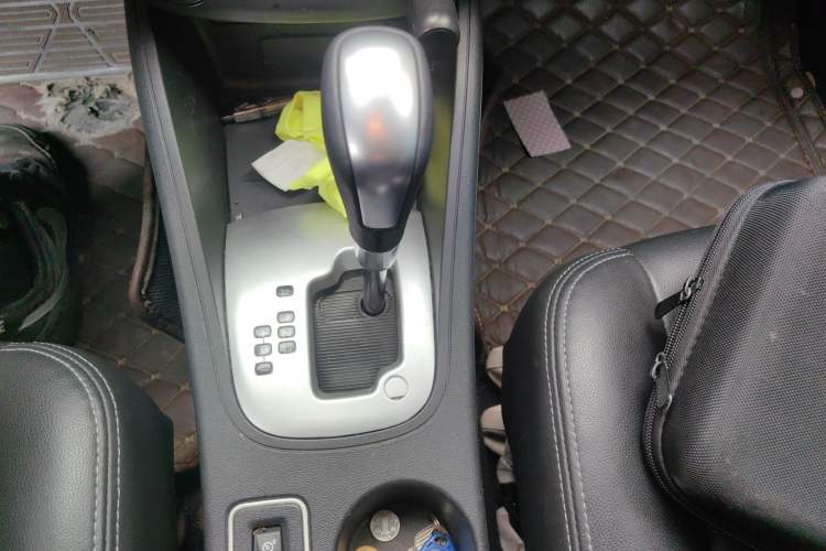 Used Renault Fluence 2015 2.0L Fashion Edition Gear Lever