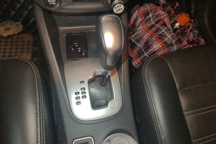Used Renault Fluence 2015 2.0L Fashion Edition Gear Lever