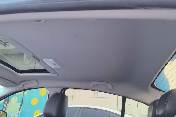 Used Renault Fluence 2015 2.0L Fashion Edition Headliner