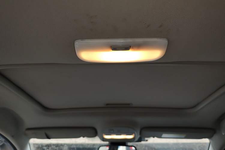 Used Renault Fluence 2015 2.0L Fashion Edition Headliner