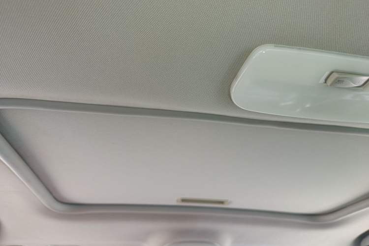 Used Renault Fluence 2015 2.0L Fashion Edition Headliner