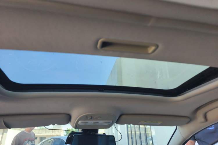 Used Renault Fluence 2015 2.0L Fashion Edition Headliner