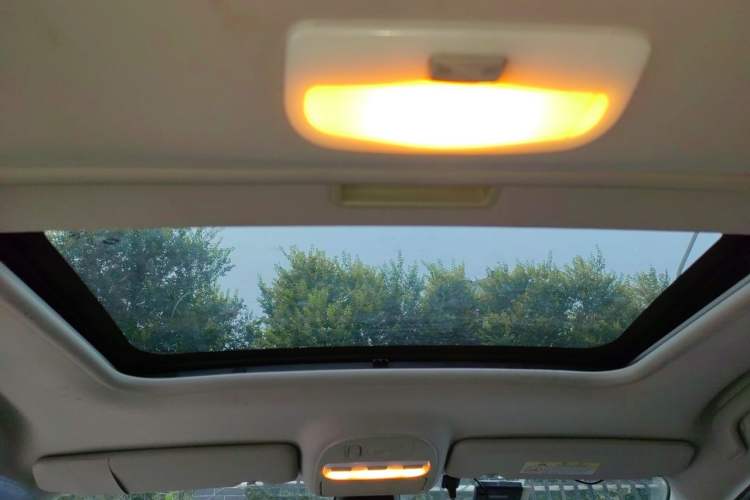 Used Renault Fluence 2015 2.0L Fashion Edition Headliner