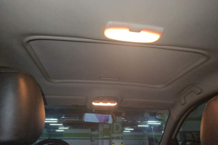 Used Renault Fluence 2015 2.0L Fashion Edition Headliner