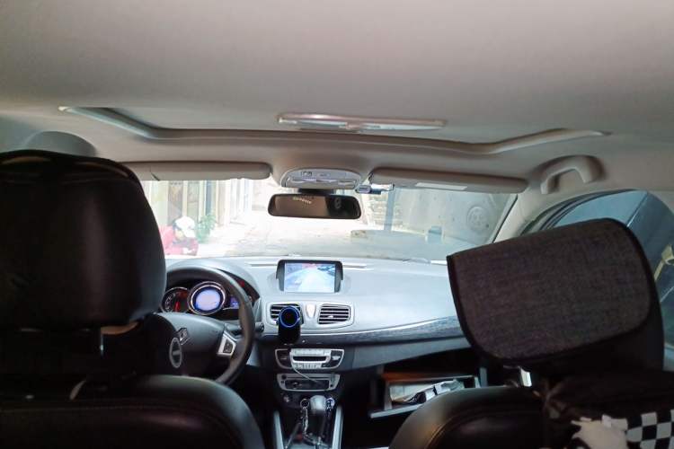 Used Renault Fluence 2015 2.0L Fashion Edition Headliner