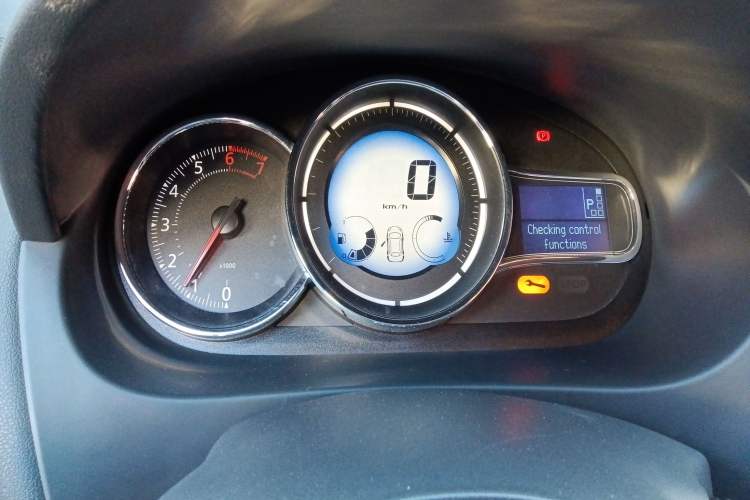 Used Renault Fluence 2015 2.0L Fashion Edition Instrument Cluster