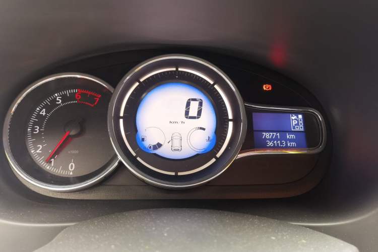 Used Renault Fluence 2015 2.0L Fashion Edition Instrument Cluster