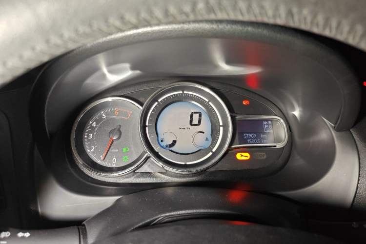 Used Renault Fluence 2015 2.0L Fashion Edition Instrument Cluster