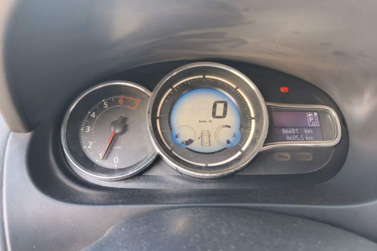 Used Renault Fluence 2015 2.0L Fashion Edition Instrument Cluster