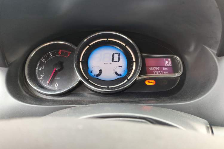 Used Renault Fluence 2015 2.0L Fashion Edition Instrument Cluster