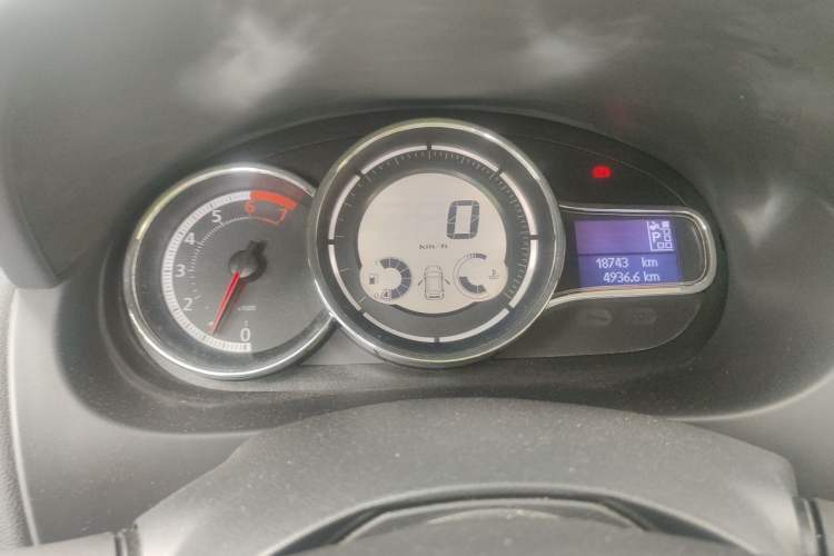 Used Renault Fluence 2015 2.0L Standard Edition Instrument Cluster