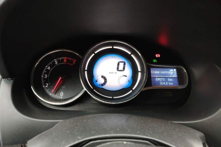 Used Renault Fluence 2015 2.0L Standard Edition Instrument Cluster