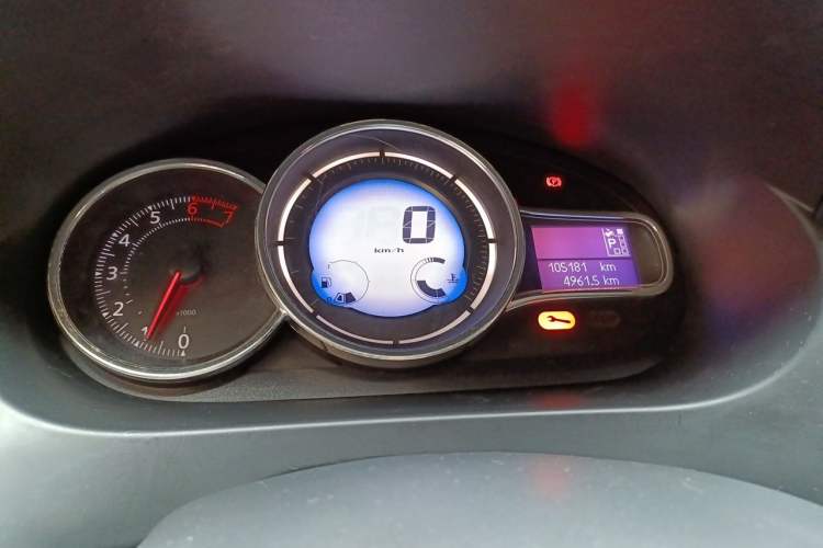 Used Renault Fluence 2015 2.0L Fashion Edition Instrument Cluster
