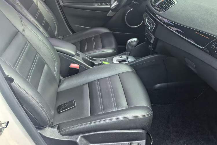 Used Renault Fluence 2015 2.0L Fashion Edition Interior 2
