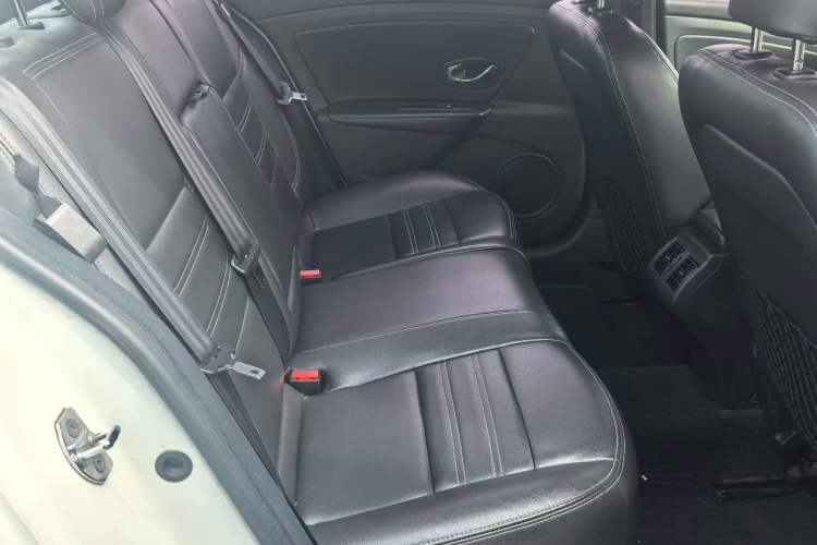 Used Renault Fluence 2015 2.0L Fashion Edition Interior 3