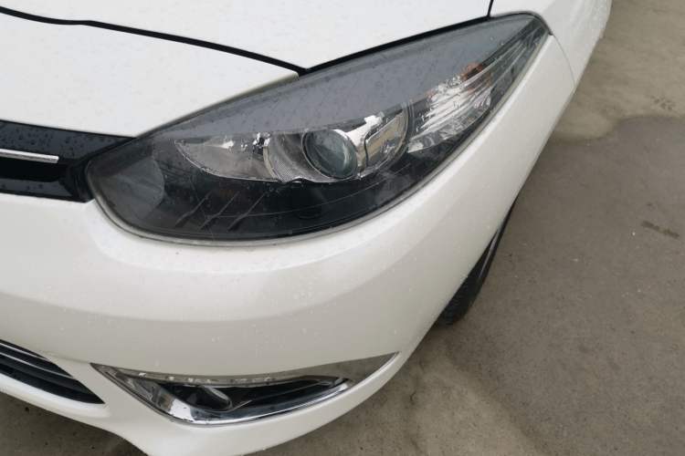 Used Renault Fluence 2015 2.0L Fashion Edition Left Front Headlight