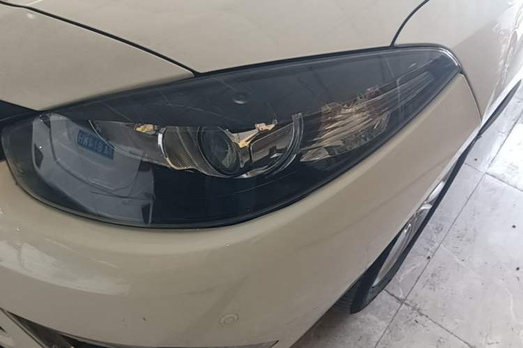 Used Renault Fluence 2015 2.0L Fashion Edition Left Front Headlight