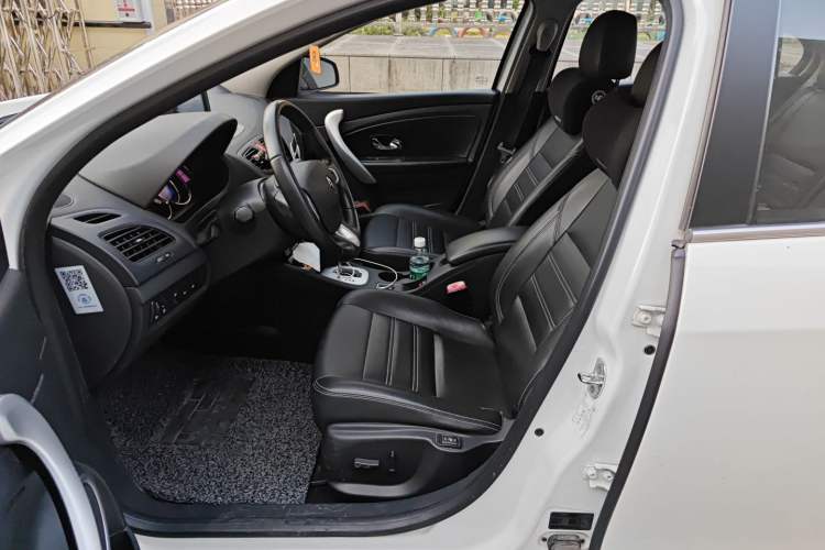 Used Renault Fluence 2015 2.0L Fashion Edition Left Front Seat
