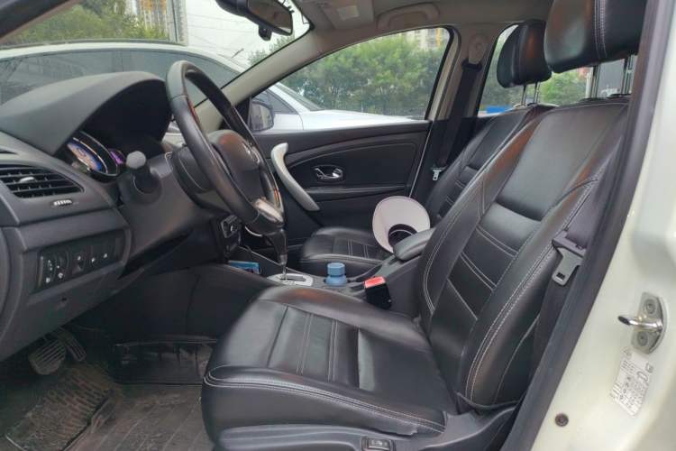 Used Renault Fluence 2015 2.0L Fashion Edition Left Front Seat