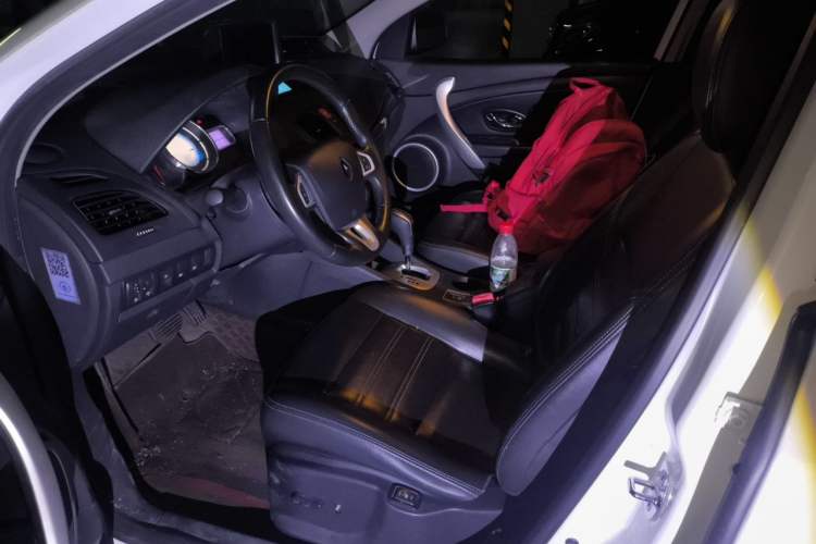 Used Renault Fluence 2015 2.0L Fashion Edition Left Front Seat
