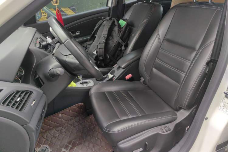 Used Renault Fluence 2015 2.0L Fashion Edition Left Front Seat